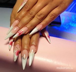 Best Nails - Porcelán stiletto és akvarell virágok