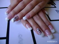 francia köröm akril festéssel