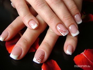 francia köröm akril festéssel