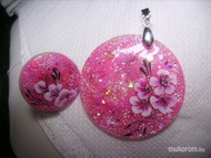 Timinek gyűrű és medáll