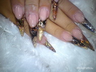 Díszítés nélkül