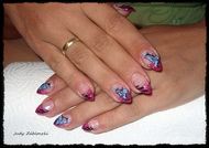 porcelan korom akryl diszitessel