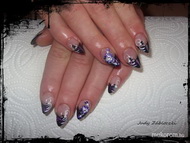 porcelan korom akryl diszitessel