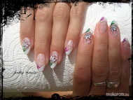 porcelan korom akryl diszitessel