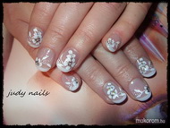 porcelan korom akryl diszitessel