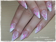 porcelan korom akryl diszitessel