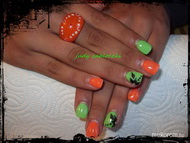 porcelan korom akryl diszitessel