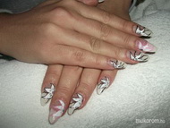 Best Nails - virágos