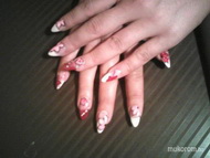 Best Nails - fehér piros virágos