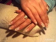 porcelán porci virággal