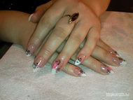 csak legyen benne pink és fekete