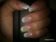 Best Nails - porcelán beépített zöldcsillaggal