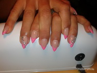 Best Nails - rózsaszín strasszokkal