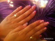 Hajlított kocka világít