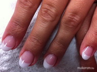 Épített porcelán műköröm