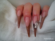 Magamnak porcelánból