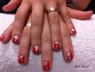 Épített porcelán műköröm