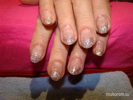 Pezsgő csillámos saját körömre