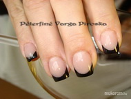 Épített porcelán rágott körömre