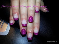 Épített porci rágott körömre