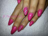 Épített porcelán és strasszok