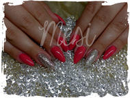 porcelán körmöcske