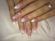 Best Nails - Üvegvéggel