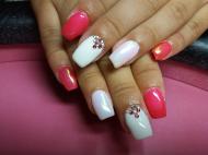 Nyári kövekkel és auroraporral