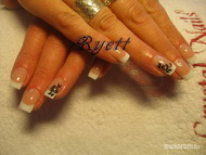 Fehér vég rózsával