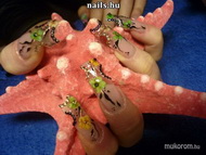 porcelán beépített szárazvirágokkal