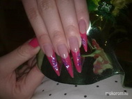 stiletto és gótikus mandula