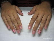 Egyszinű giga virággal