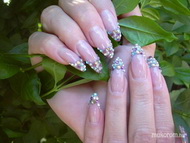 kavicsokkal megpakolva