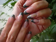 feketén is elegánsan