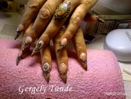 Ildinek ékszer gyürüvel