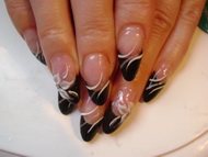 fekete porci-fehér virággal