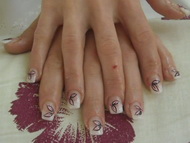 porcelán akrillal diszitve