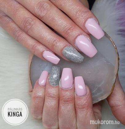 Pálinkás Kinga - Pink és ezüst körmök - 2021-01-12 18:53