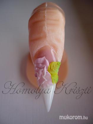 Homolya Kriszti - porcelán rózsa gyakorlása - 2011-09-07 17:06