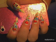 Kedvenc vendégem őrületes körmei