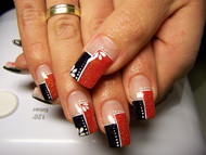 Fekete-piros kicsit pókeres hatású nekem