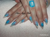 Üvegköröm kékben