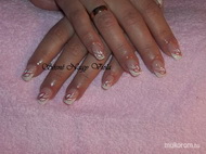 Fehér vég virágokkal