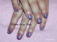 Lila fehér virágokkal