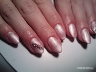 Ildinek színesen és kövesen