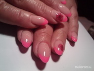 Anyunak szárított virággal