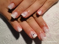 Francia akril díszítéssel