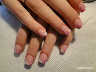 Francia akril díszítéssel