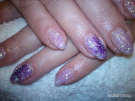 Marikának sajátköröm