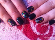 fekete zselé kövekkel